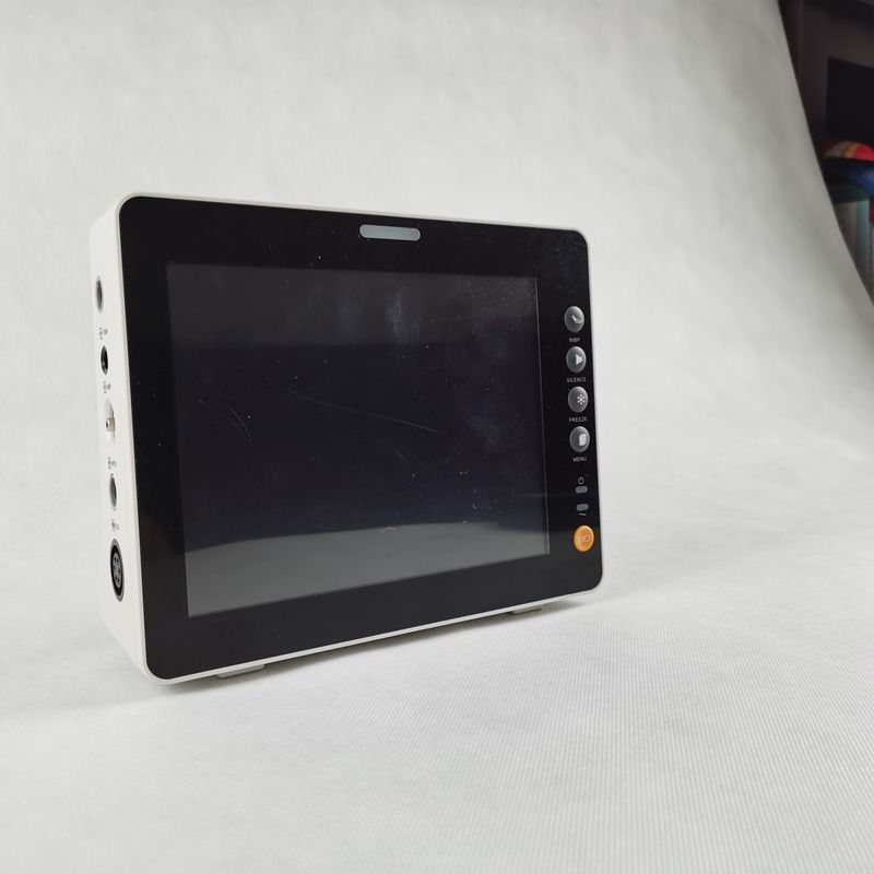 耐久性のある8インチバイタルサインモニター 6パラメータ ICU医療用必須ポータブルバイタルサインモニター